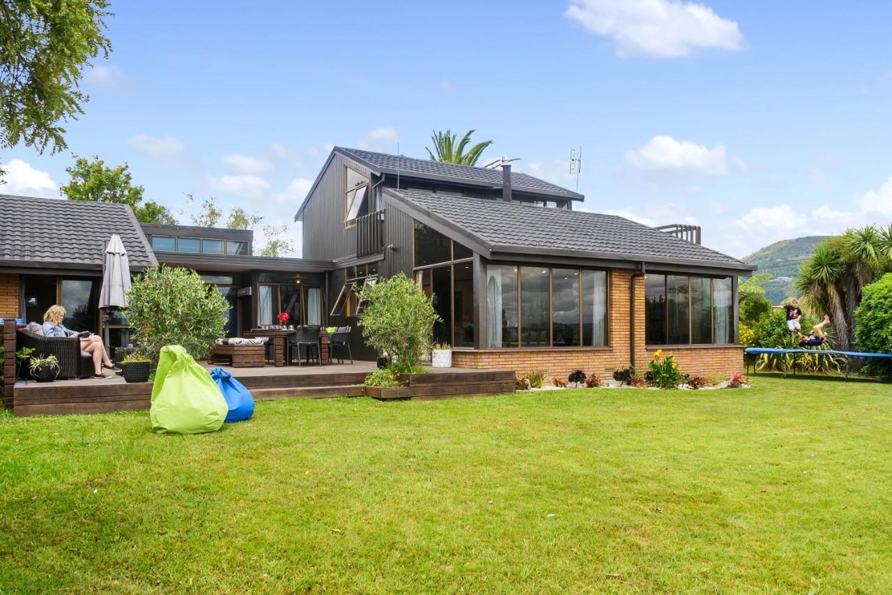 The Bird House - Kawaha Point, Rotorua. Stylish Six Bedroom Home With Space, Views And Relaxed Atmosphere Eksteriør billede