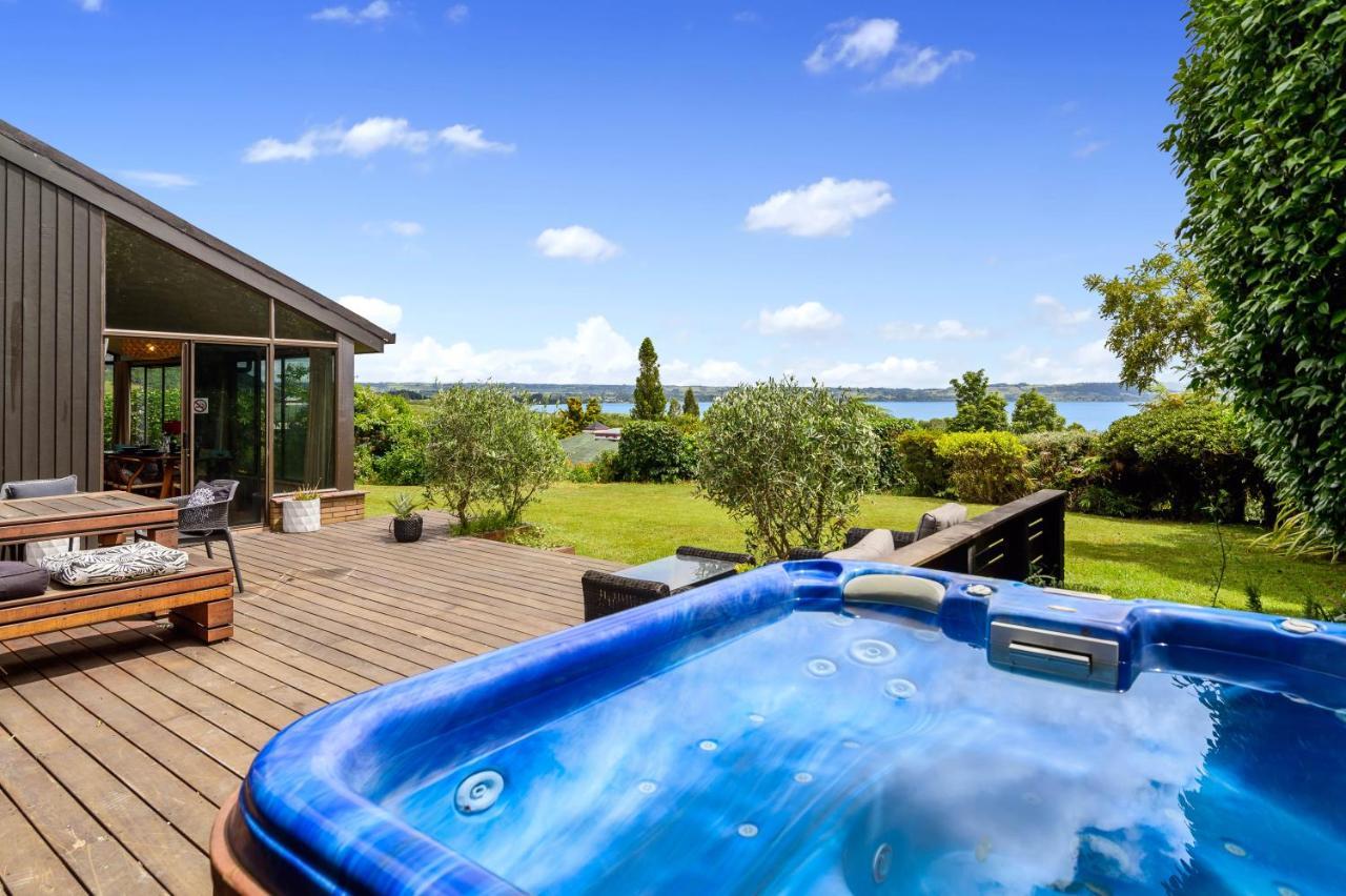 The Bird House - Kawaha Point, Rotorua. Stylish Six Bedroom Home With Space, Views And Relaxed Atmosphere Eksteriør billede