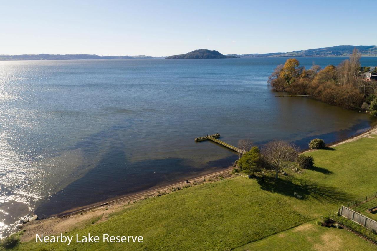 The Bird House - Kawaha Point, Rotorua. Stylish Six Bedroom Home With Space, Views And Relaxed Atmosphere Eksteriør billede